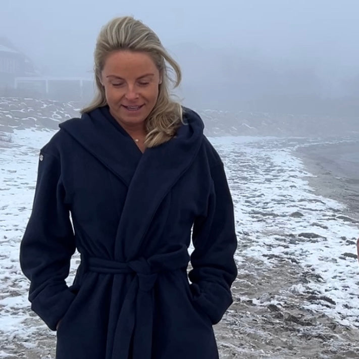 Badekåpe NORDBAEK Sea Glow - luksus damekåpe i myk fleece – Navy