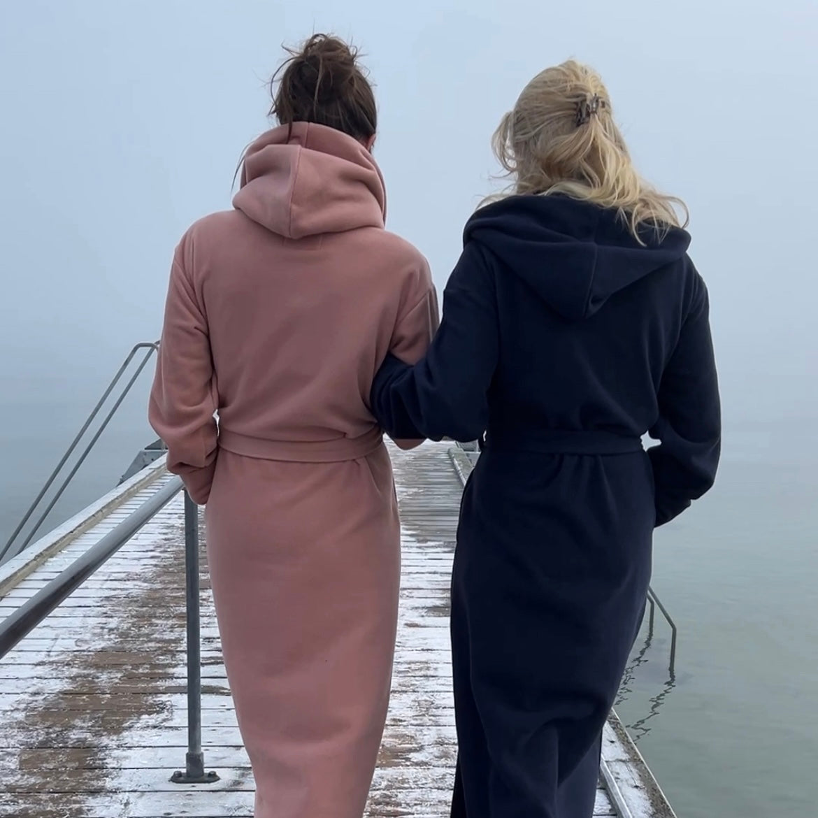 Badekåpe NORDBAEK Sea Glow - luksus damekåpe i myk fleece – Navy