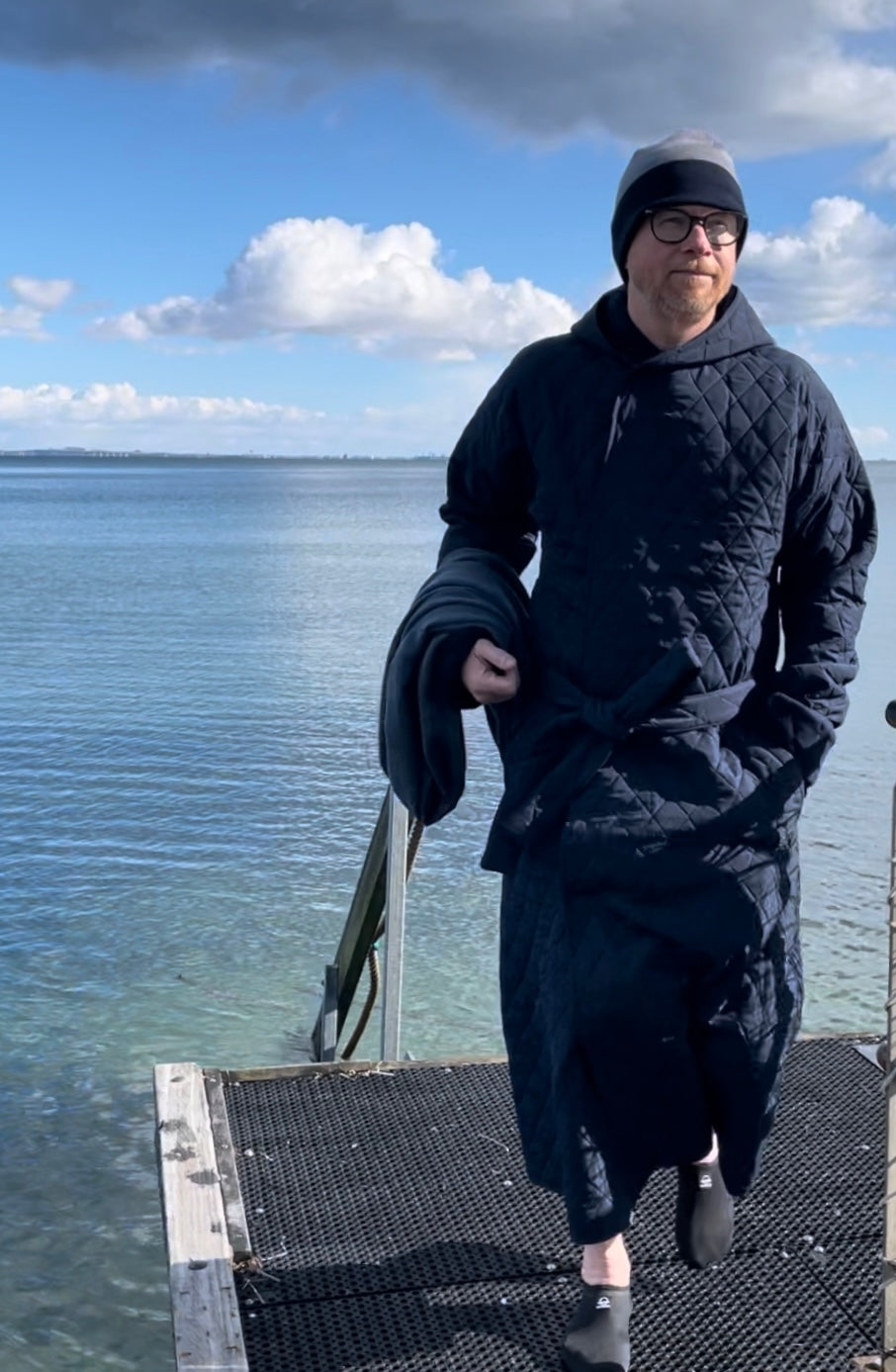 Badekåpe NORDBAEK Long Beach - vindtett herrekåpe med 100% resirkulert fleece - Navy