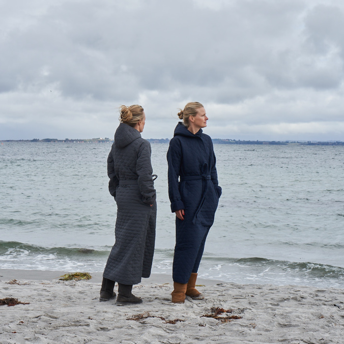 Badekåpe NORDBAEK Windy Ocean - dame vindtett resirkulert fleece - Navy