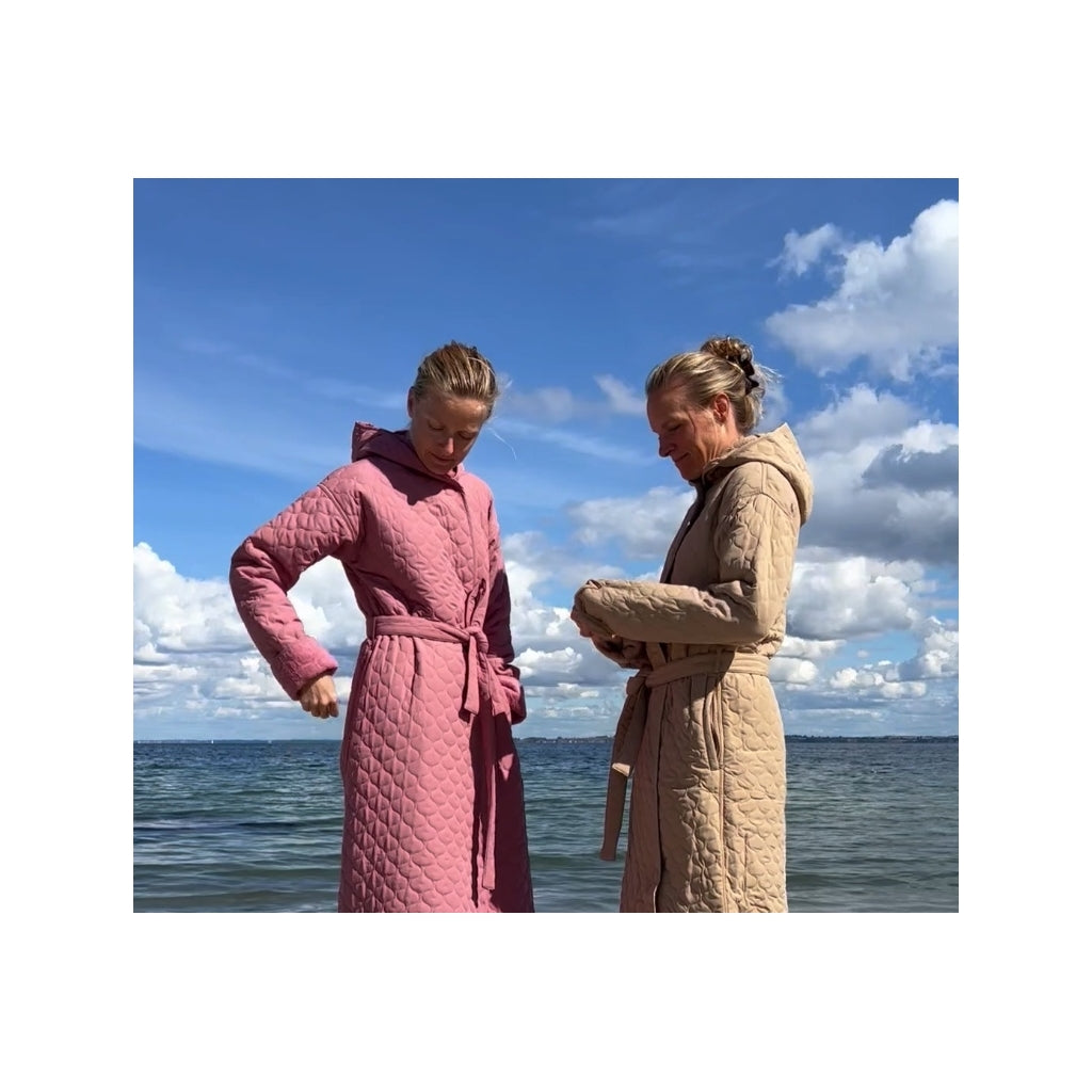 NORDBAEK Badekåpe NORDBAEK Windy Ocean - dame vindtett resirkulert fleece Bath robe Sand