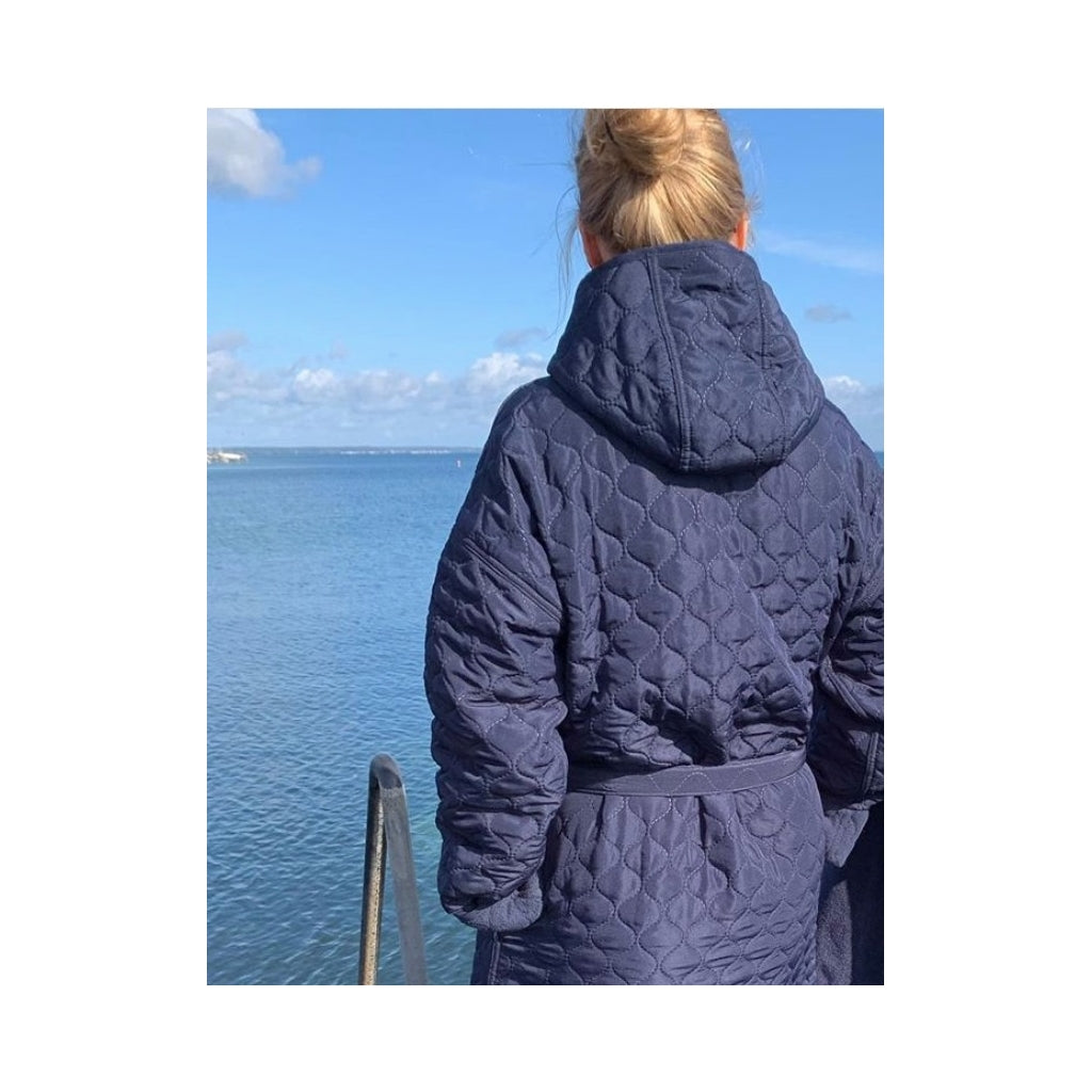 NORDBAEK Badekåpe NORDBAEK Windy Ocean - dame vindtett resirkulert fleece Bath robe Navy