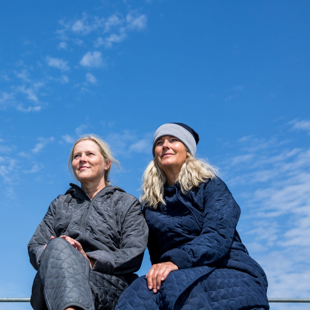 NORDBAEK Badekåpe NORDBAEK Windy Ocean - dame vindtett resirkulert fleece Bath robe Navy