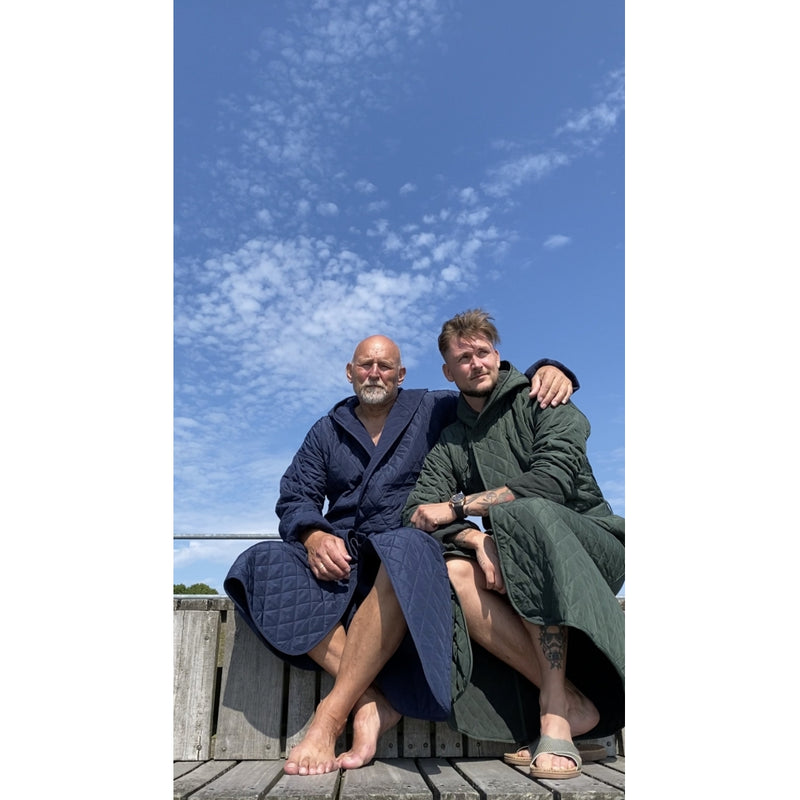 NORDBAEK Badekåpe NORDBAEK Long Beach - vindtett herrekåpe med 100% resirkulert fleece Bath robe Navy Blue